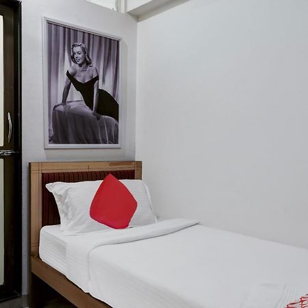 Oyo Flagship 572 Santacruz West Hotell Mumbai Exteriör bild