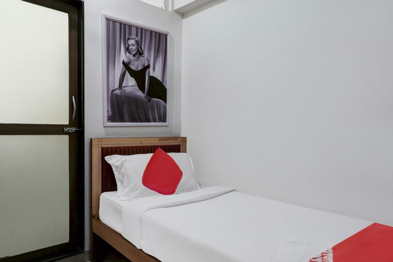 Oyo Flagship 572 Santacruz West Hotell Mumbai Exteriör bild