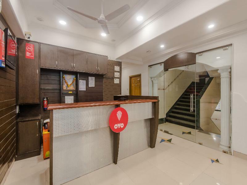 Oyo Flagship 572 Santacruz West Hotell Mumbai Exteriör bild