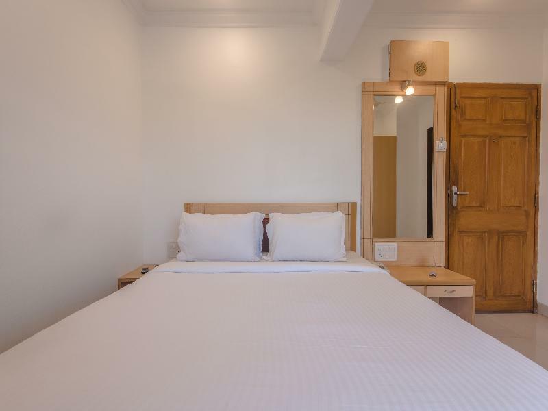 Oyo Flagship 572 Santacruz West Hotell Mumbai Exteriör bild
