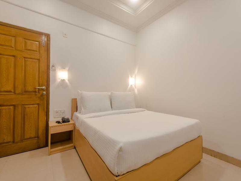 Oyo Flagship 572 Santacruz West Hotell Mumbai Exteriör bild