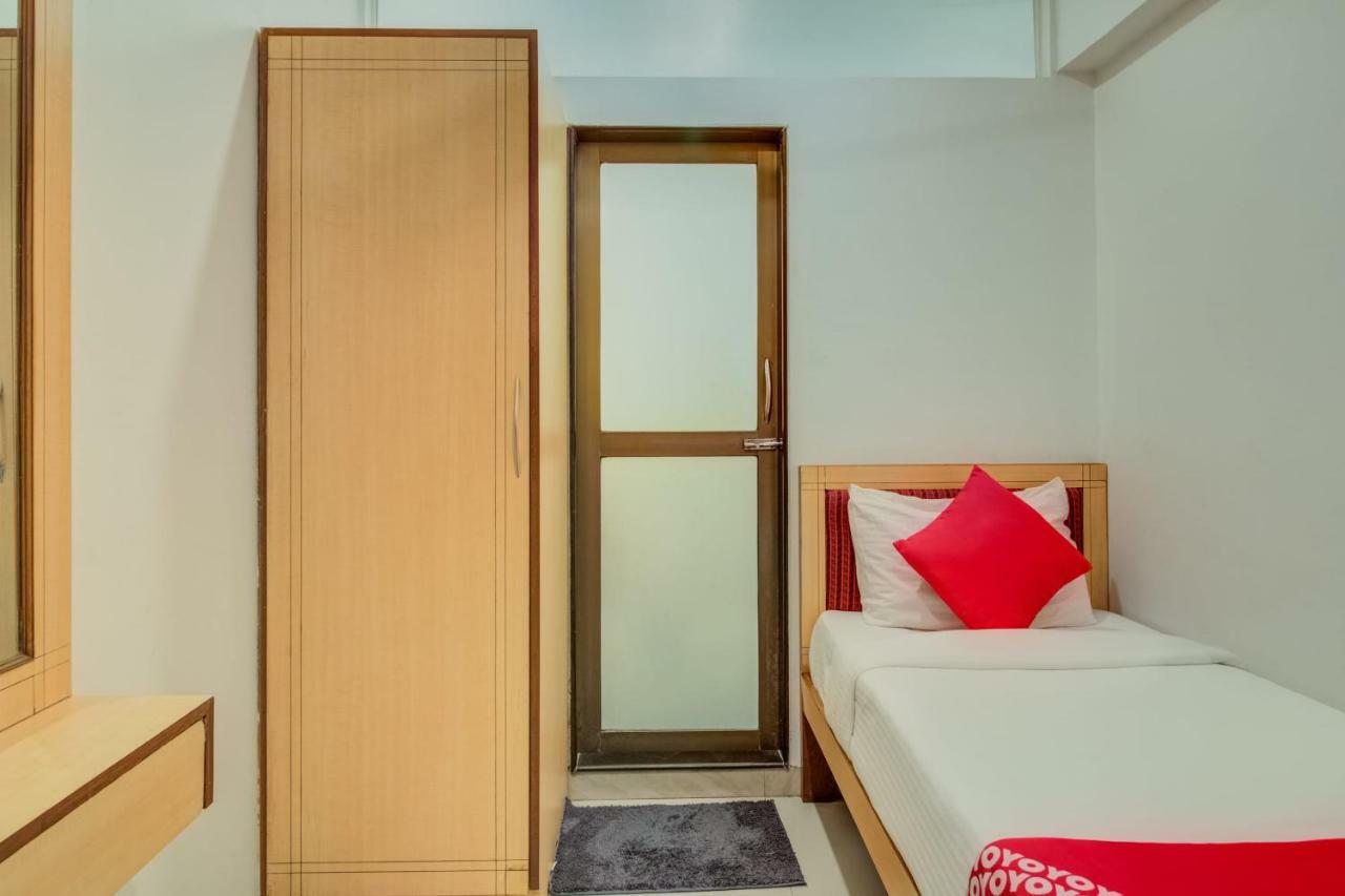 Oyo Flagship 572 Santacruz West Hotell Mumbai Exteriör bild